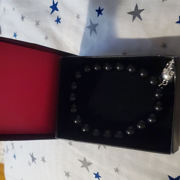 Skull black bead bracelet - Picture 5 of 5